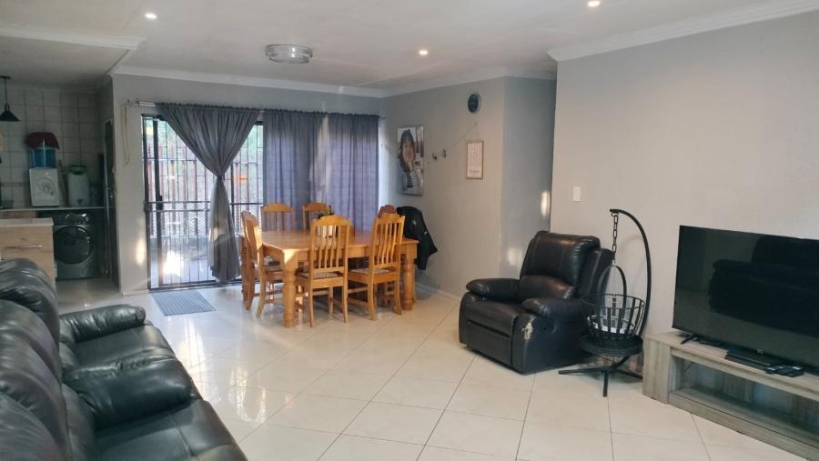 3 Bedroom Property for Sale in Safari Gardens North West